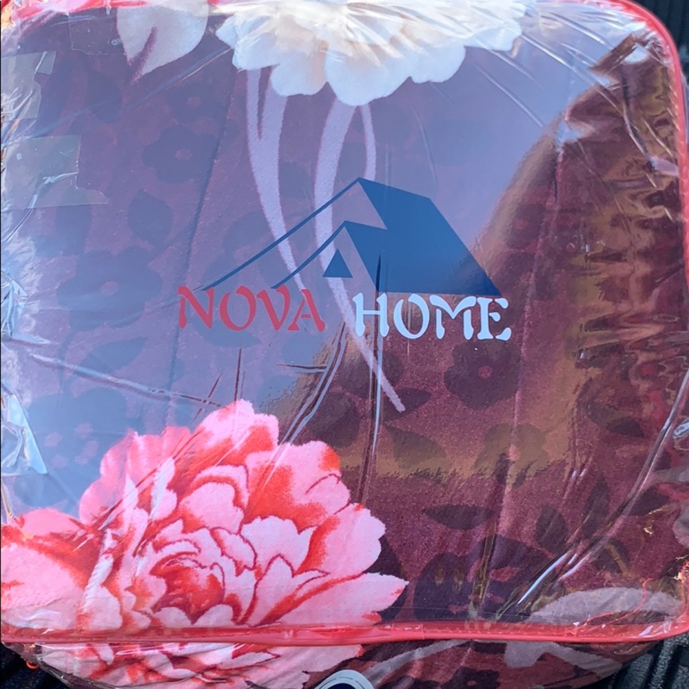 Floral blanket - Picture 3 of 4